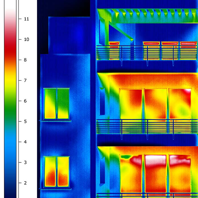 Energetische Bewertung – Thermografie-Aufnahme eines Gebäudes
